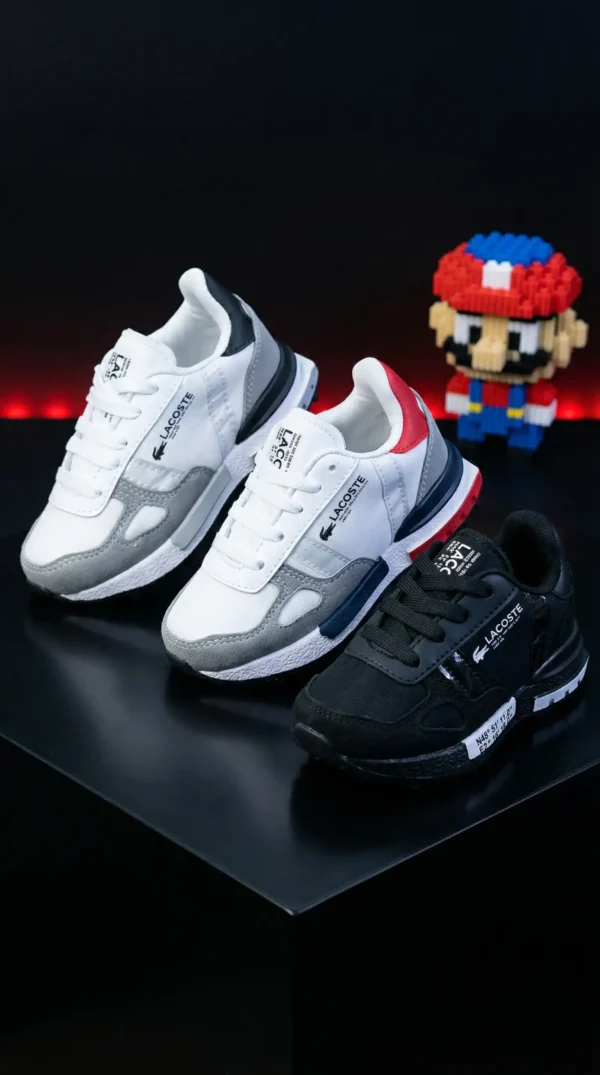 Modela_estos_3_202603241833 Lacoste Infantil