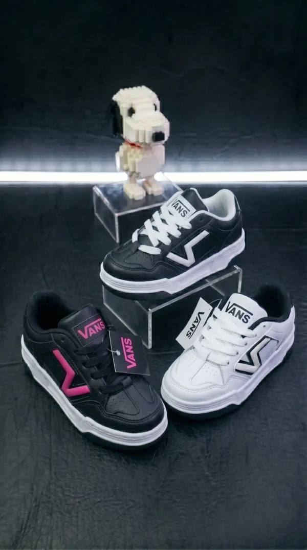 Modela_estos_3_colores_en_202605280144 Vanz Upland
