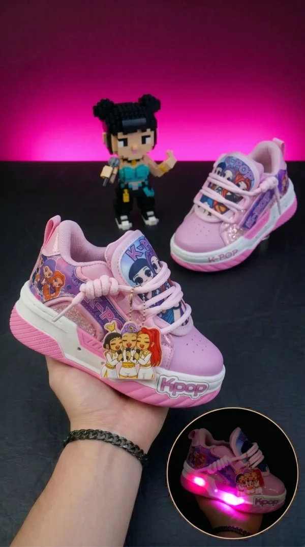 No_cambies_nada._2K_202605261341 Dolce&Gabbana con luces infantil