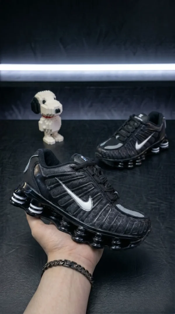 Quiero_que_cambies_el_color_202605131510 Nike Shox