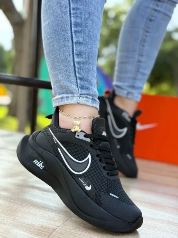 NIke Zoom Dama