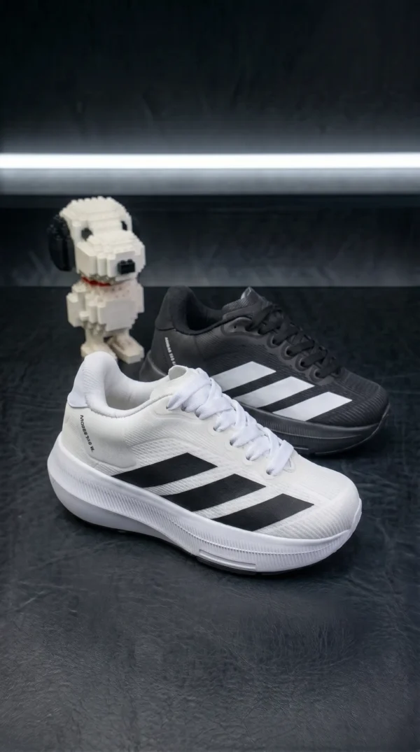 Model_two_colors_in_studio_202608190416 Adidas Adizero infantil