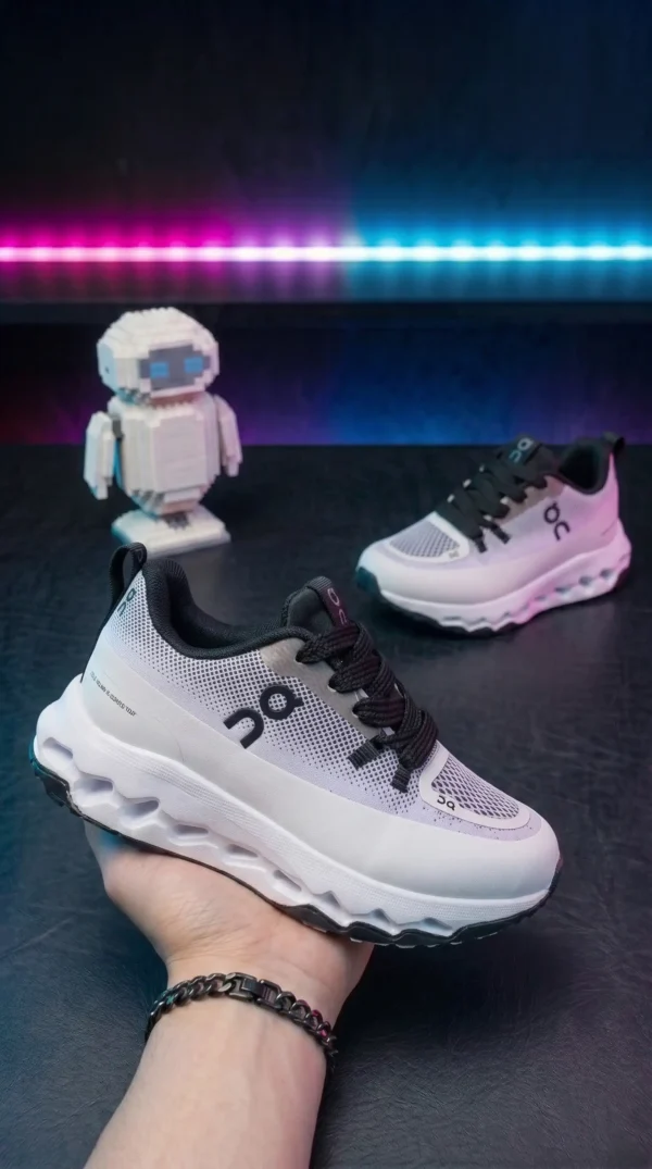 Swapping_beige_shoes_for_white_202608200412 CQ Infantil