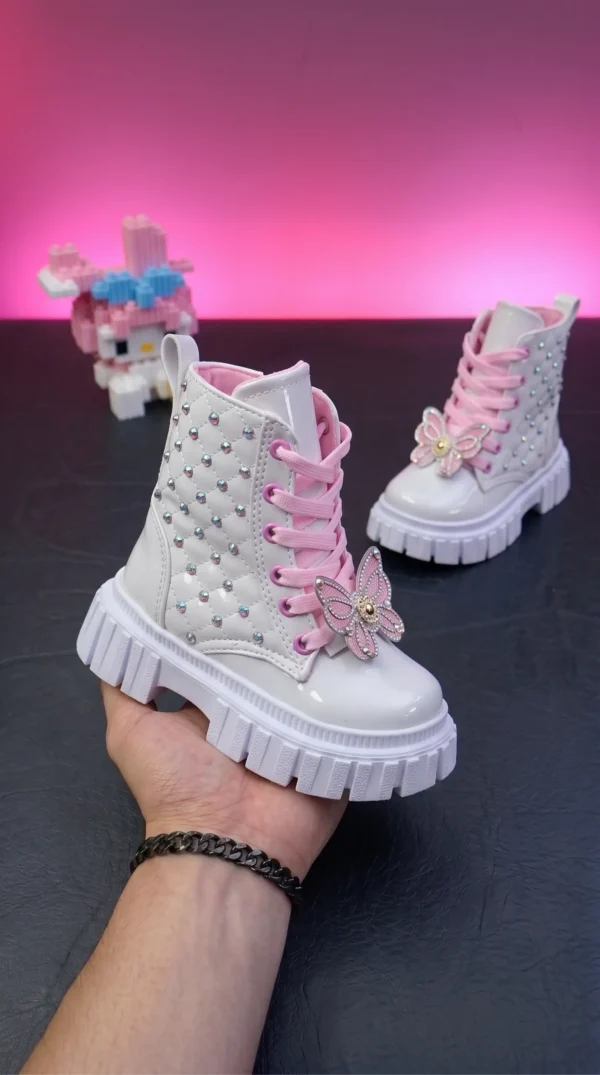 Intercambiar_botas_muñeco_y_luz_202608310407 Botin Mariposa para niña